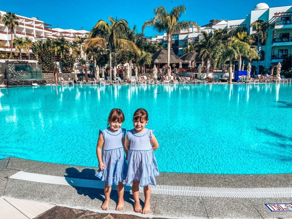 Main swimming Pool at the Princesa Yaiza with twins posing - not heated