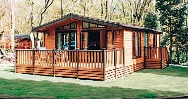 A wooden lodge at Darwin Forest 