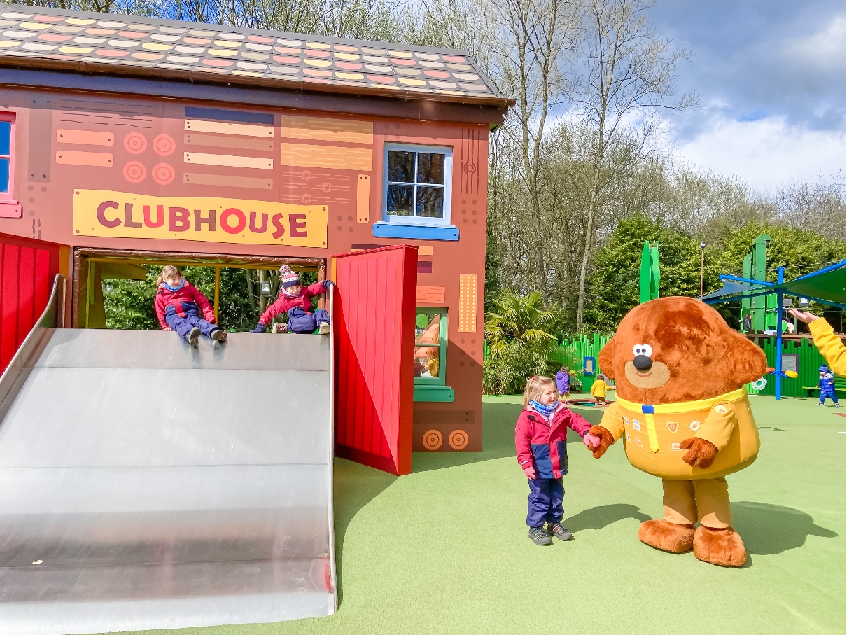 Alton Towers Cbeebies Land hey duggee