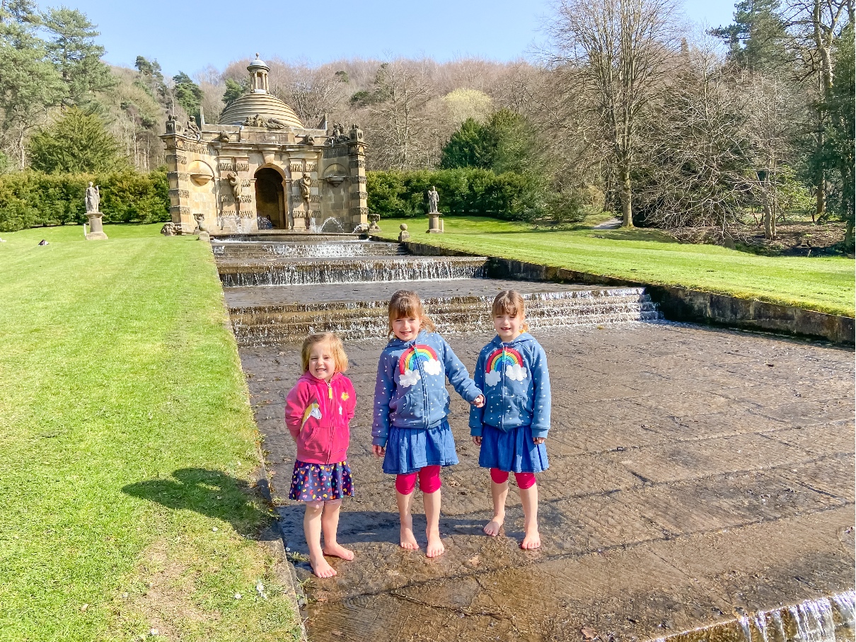 Chatsworth House Gardens three girls in Chatsworth House fountain