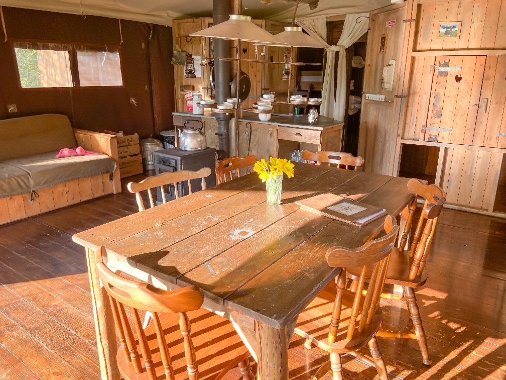 Glamping in Bedfordshire Featherdown living space