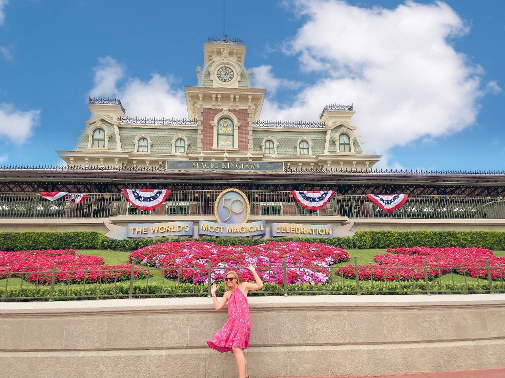 Guide to Magic Kingdom entrance