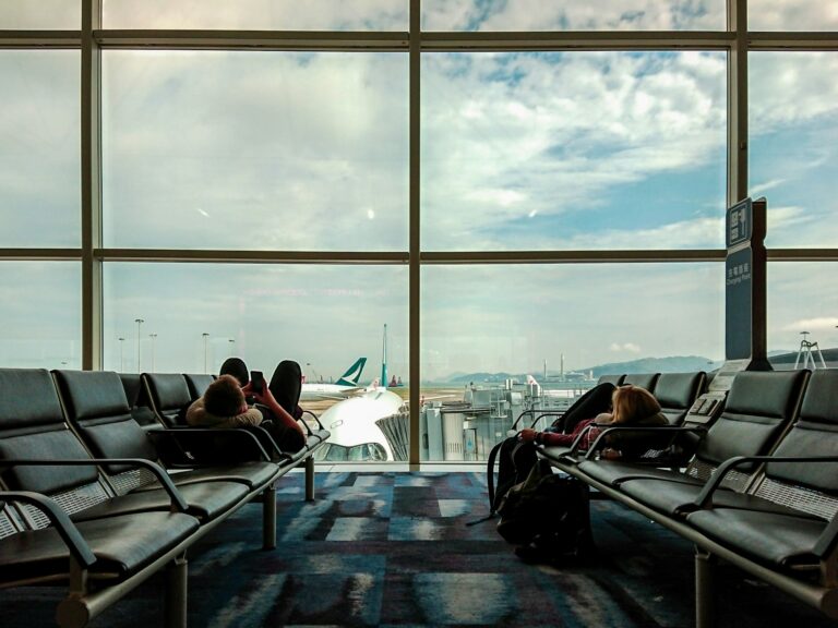 Surviving Long Layovers Without Smoking Areas