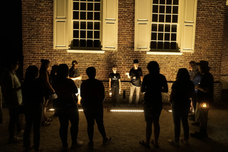 Tour Guides with a tour group in Annapolis. Copyright by US Ghost Adventures.